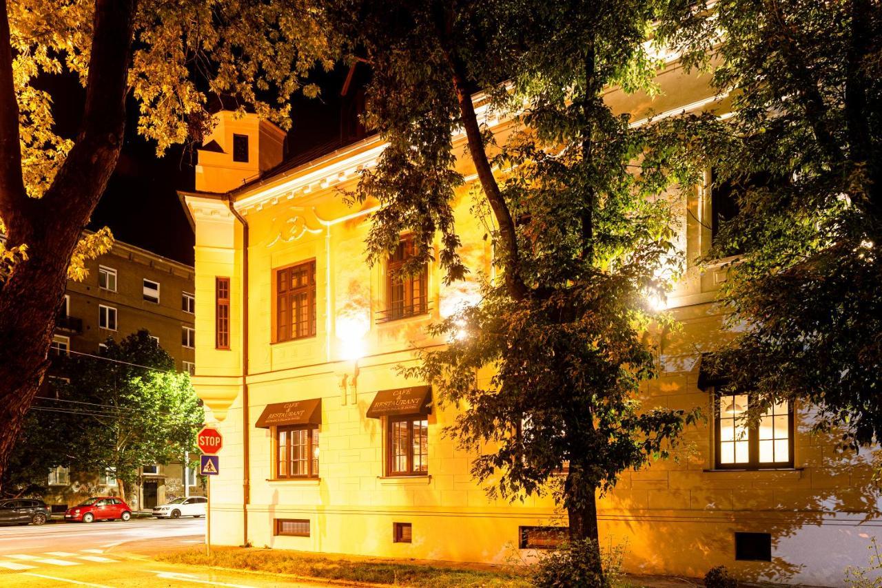 Hotel Michael'S Palace Kosice Bagian luar foto